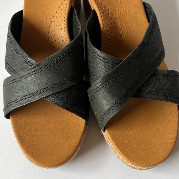 Ugg Sandal Black Leather Wedge New 6 - Picture 11 of 12